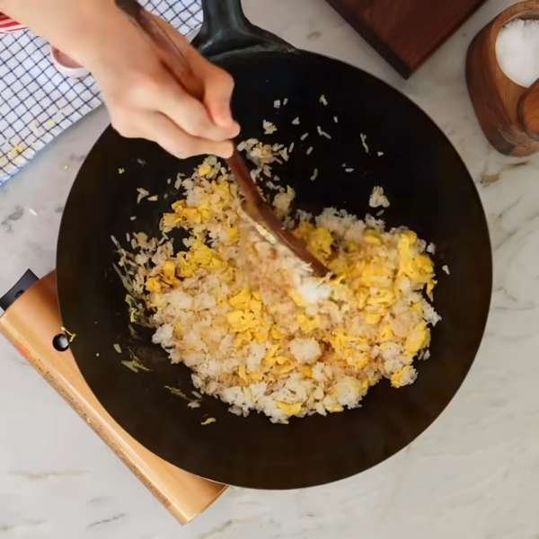 Make Egg Fried Rice
