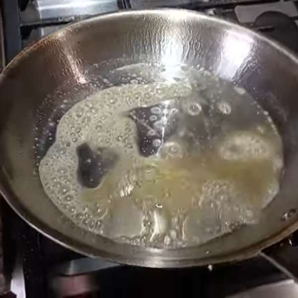 Fry an Egg in a Stainless Steel Pan