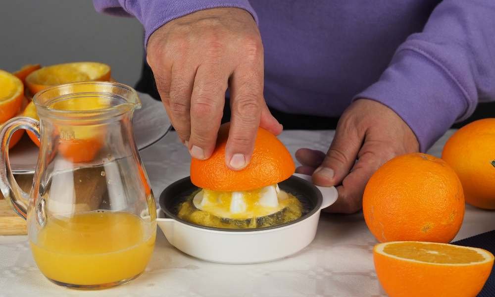 How to use a citrus juicer