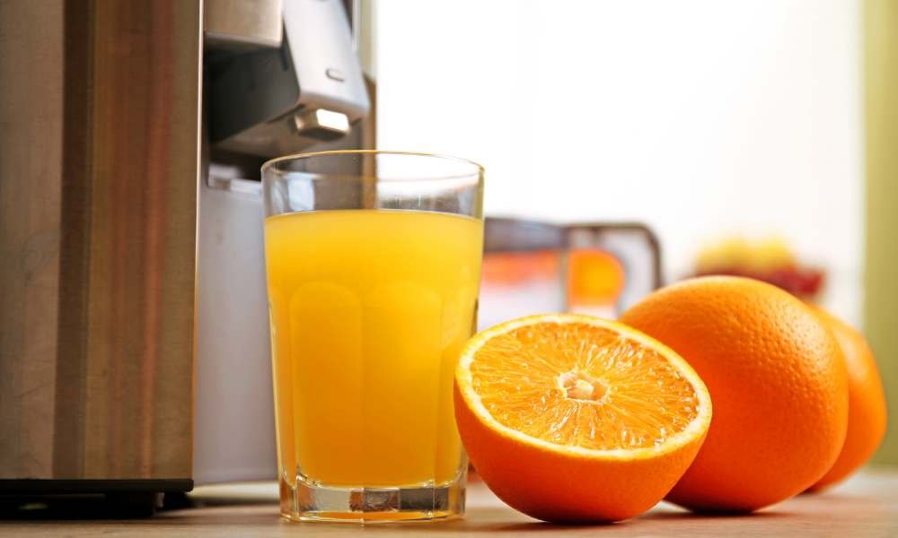 Juice Oranges In A Juicer